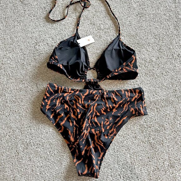 *NEW* Shade & Shore Monokini - Picture 6 of 8